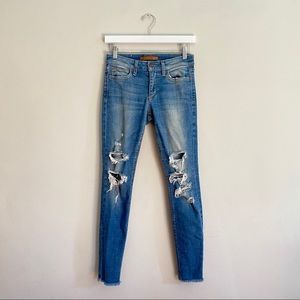 ❌ SOLD || Joe’s Jeans Distressed Skinny Jeans